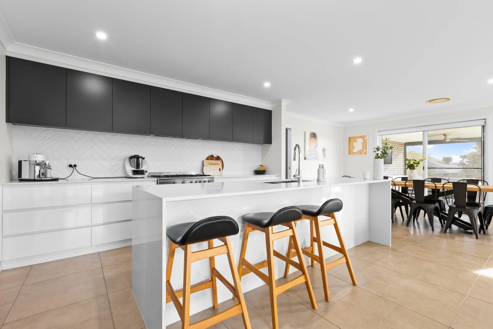 Additional image 4 of 12 Winter Avenue, Gobbagombalin NSW 2650