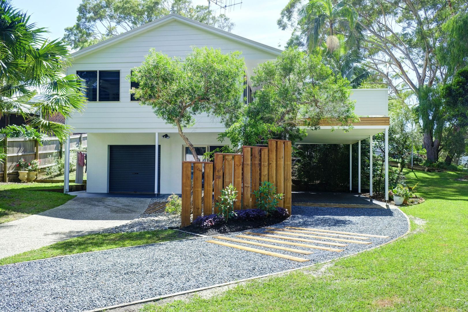 27 Belbourie Crescent, Boomerang Beach Property History & Address