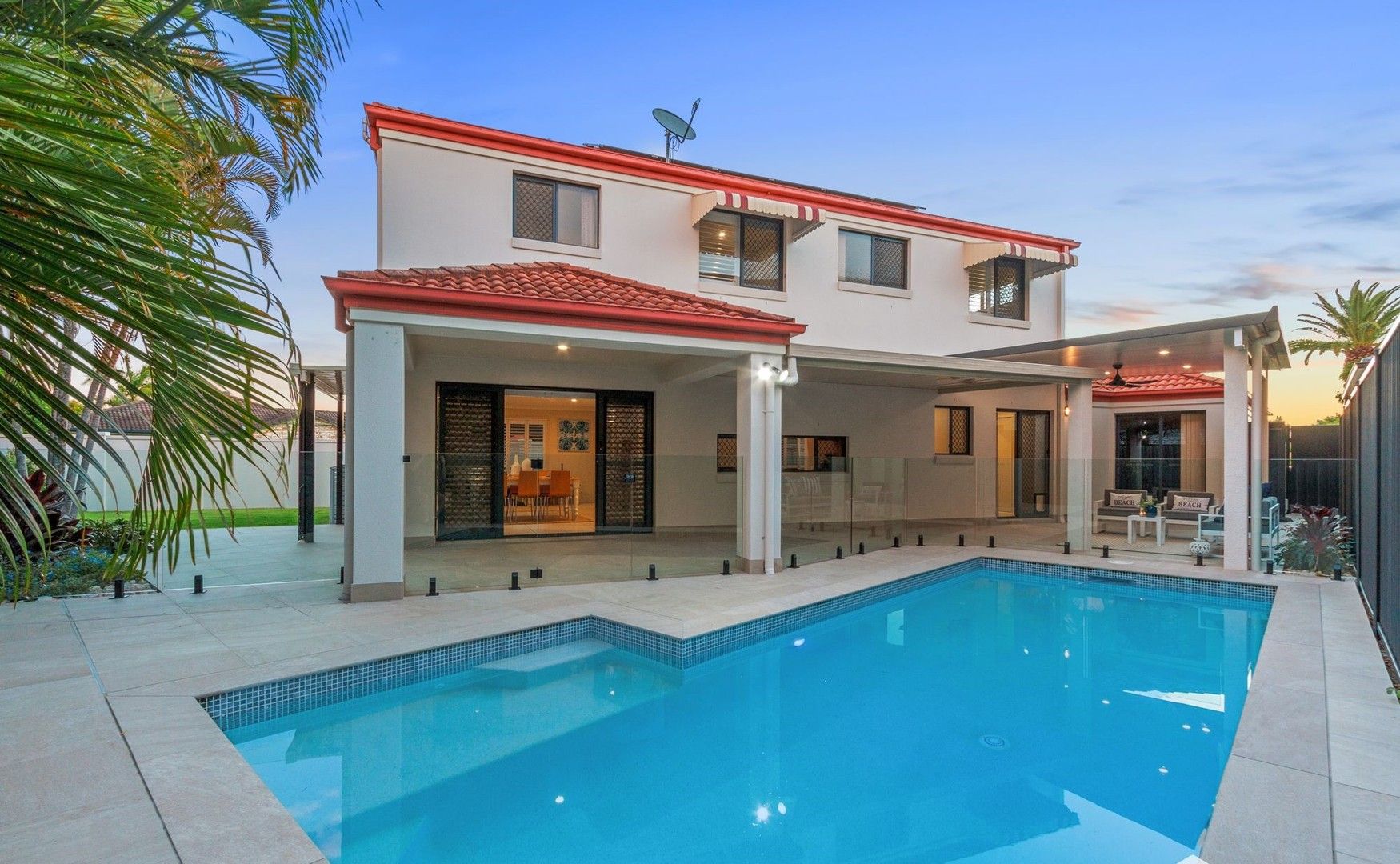 4 bedrooms House in 19 Ken Crescent HELENSVALE QLD, 4212