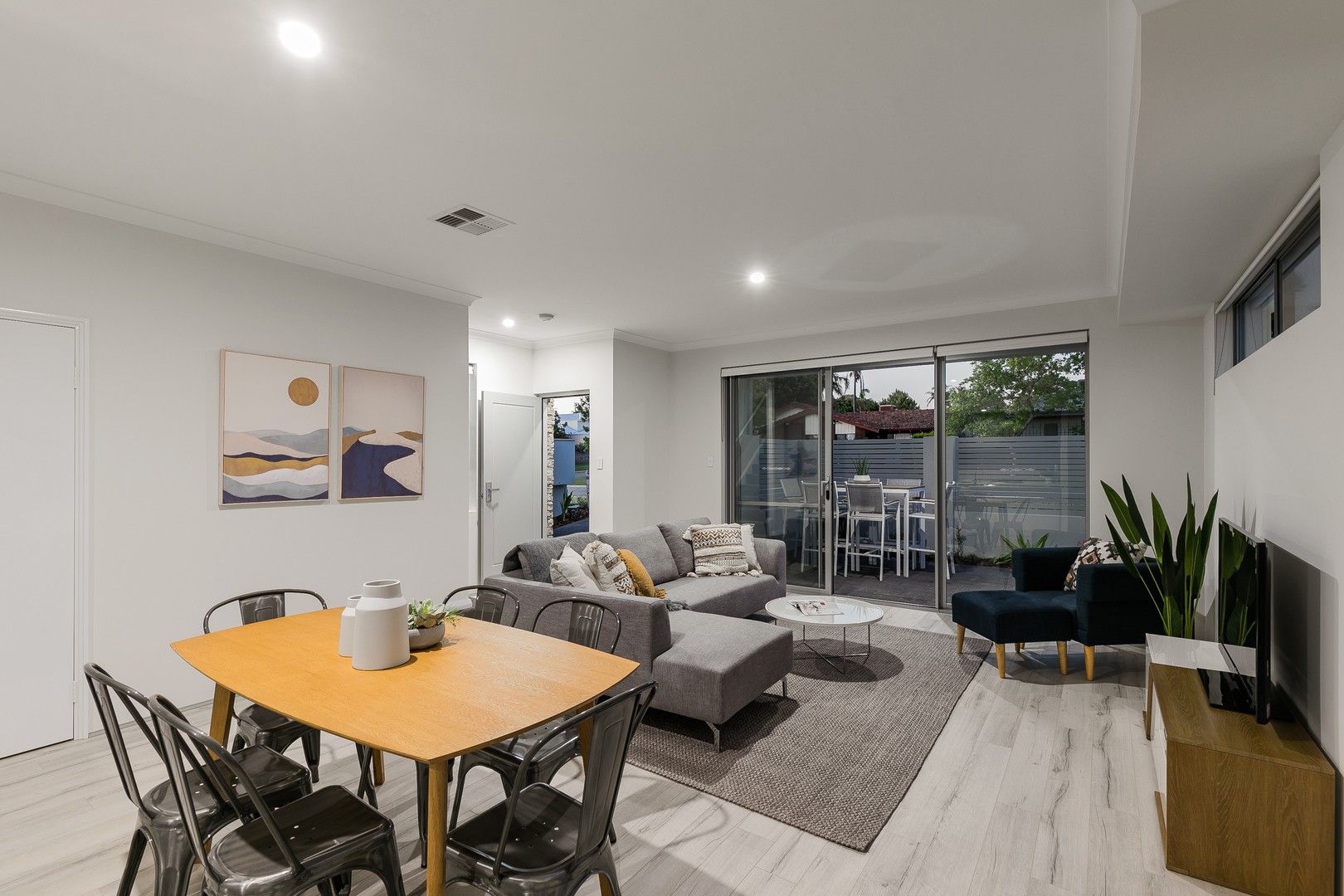 3 bedrooms House in 3/14 Methuen Way DUNCRAIG WA, 6023