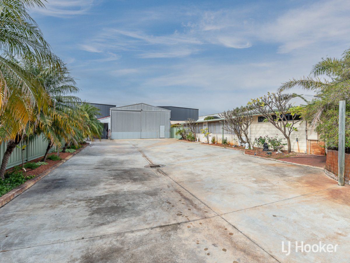 14 Carpenteria Crescent, Kenwick WA 6107, Image 2