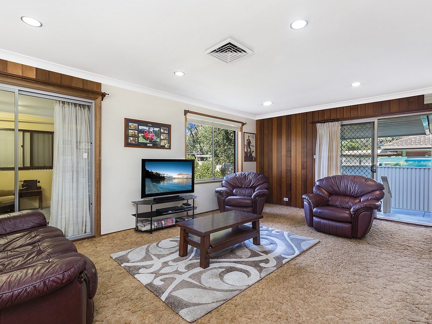 35 Kathleen Parade, Picnic Point NSW 2213, Image 2