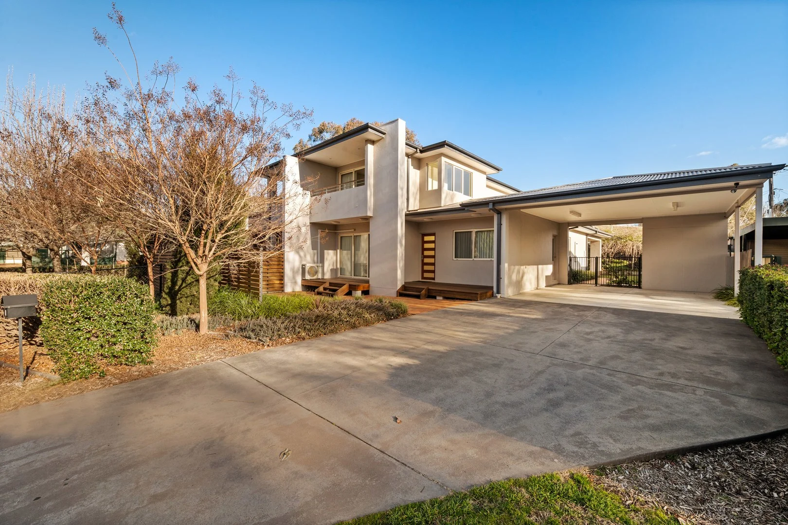 1 Shiels Place, Curtin ACT 2605
