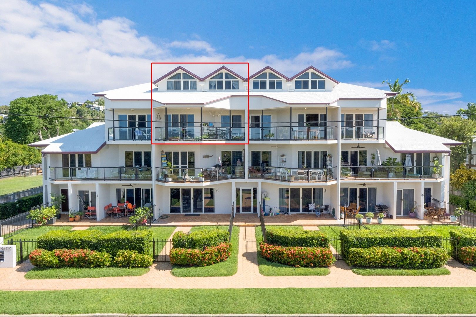 3 bedrooms Apartment / Unit / Flat in 9/100 The Esplanade BELGIAN GARDENS QLD, 4810