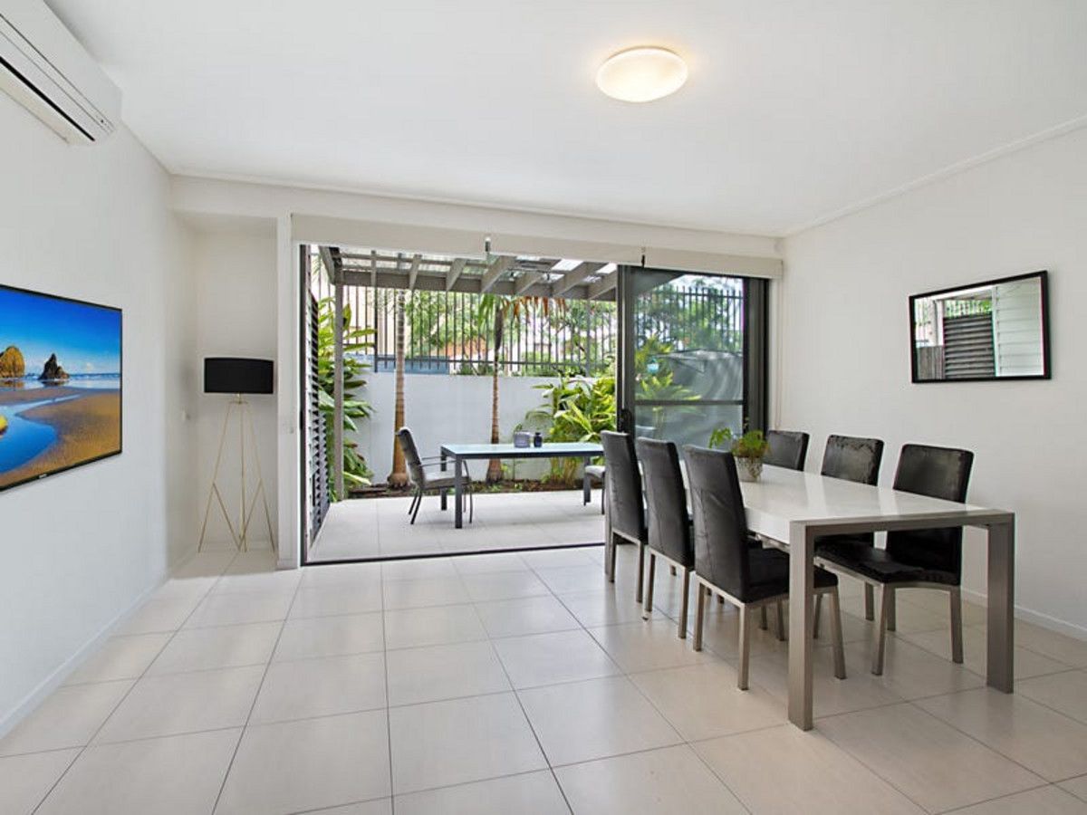 7 The Gardenway, Robina QLD 4226, Image 2