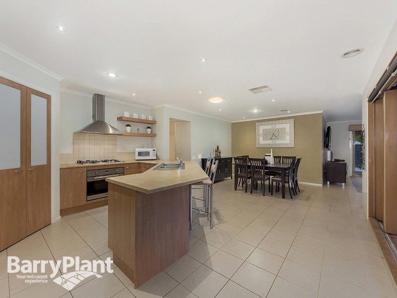 62 Capesthorne Drive, Derrimut VIC 3030, Image 2