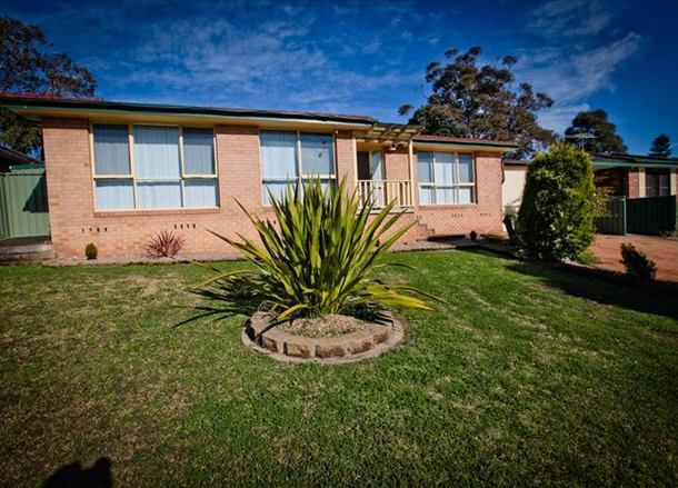 1 Brett Place, Ingleburn NSW 2565