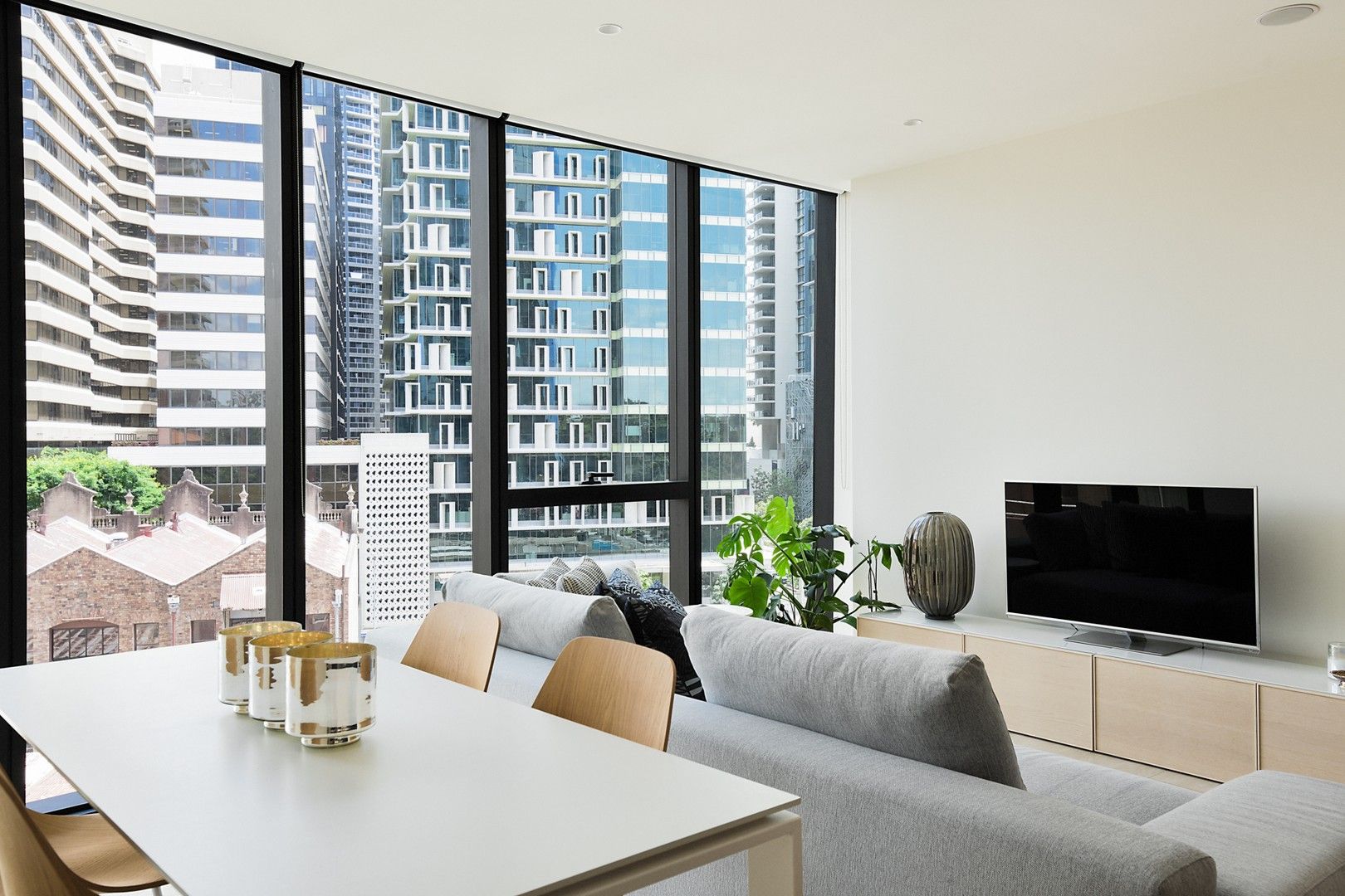 2 bedrooms Apartment / Unit / Flat in 402/140 Alice Street BRISBANE CITY QLD, 4000