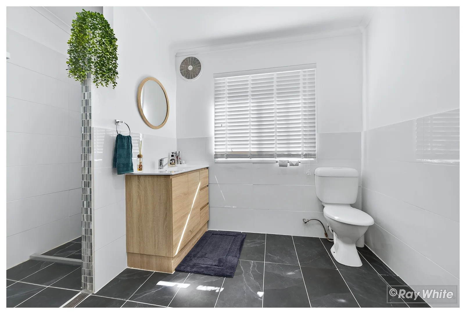 Additional image 14 of 121 ROSE STREET, Koongal QLD 4701