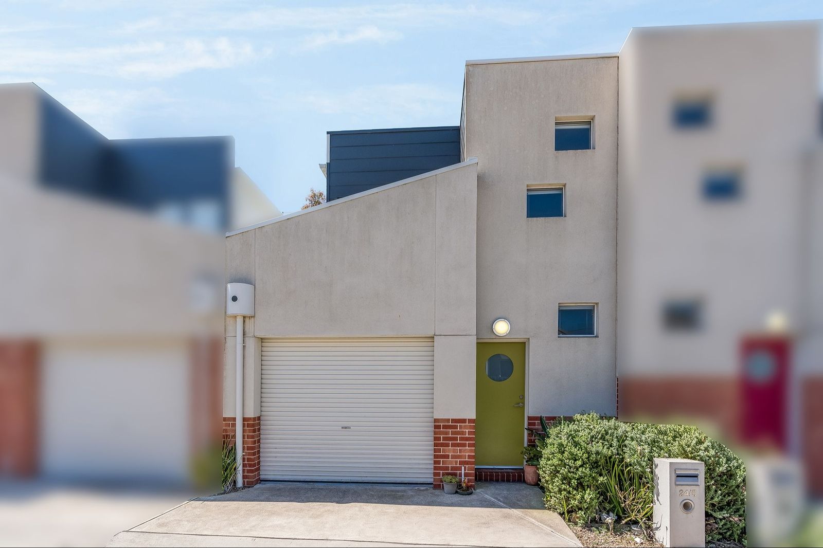 2 bedrooms Townhouse in 24/5 Oxford Street WHITTINGTON VIC, 3219