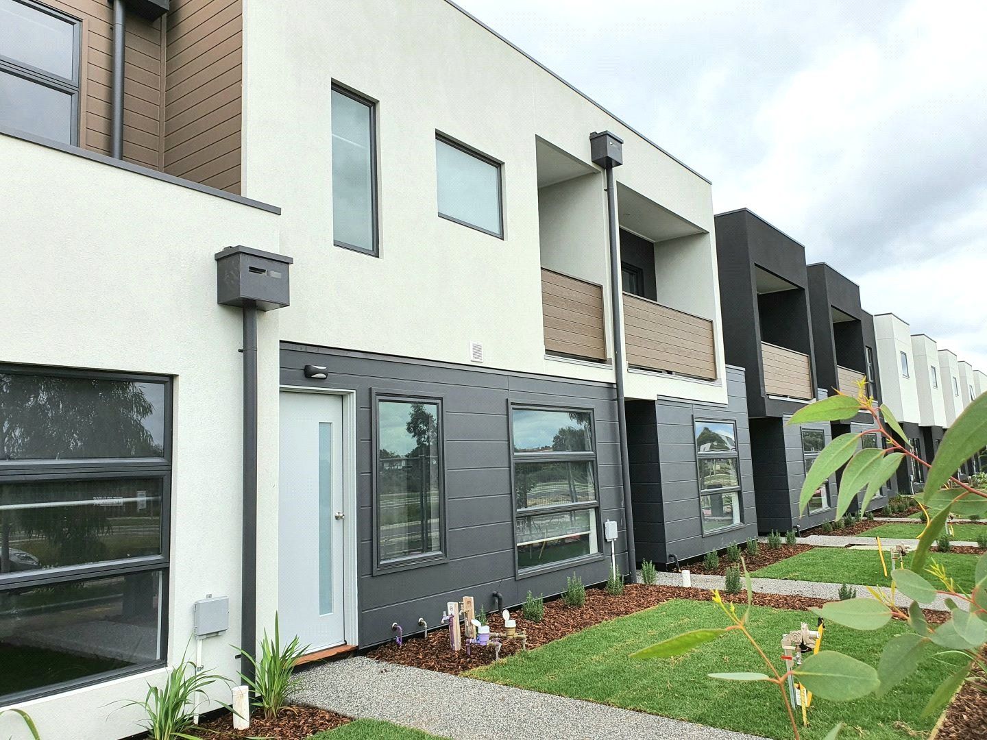 2 bedrooms Townhouse in 390 Harvest Home Road WOLLERT VIC, 3750