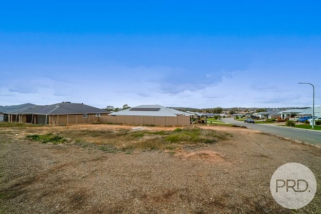 Picture of 18 Hollows Crescent, LLOYD NSW 2650