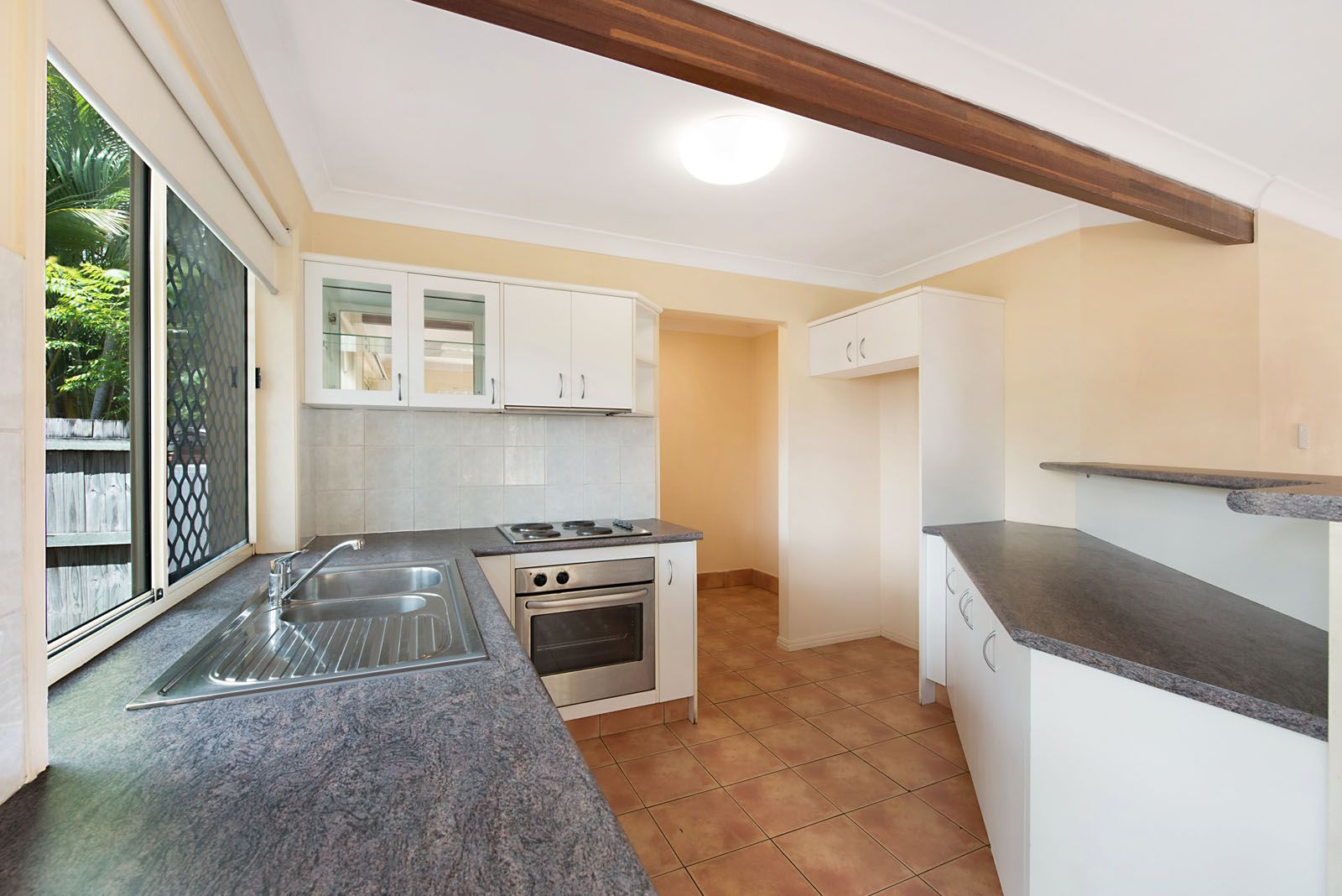 7/32 Iris Street, Holland Park West QLD 4121, Image 2