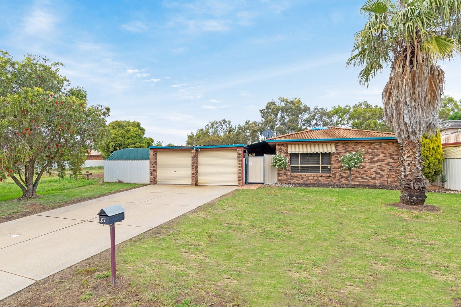 27 Karoom Drive, Glenfield Park NSW 2650, Image 0