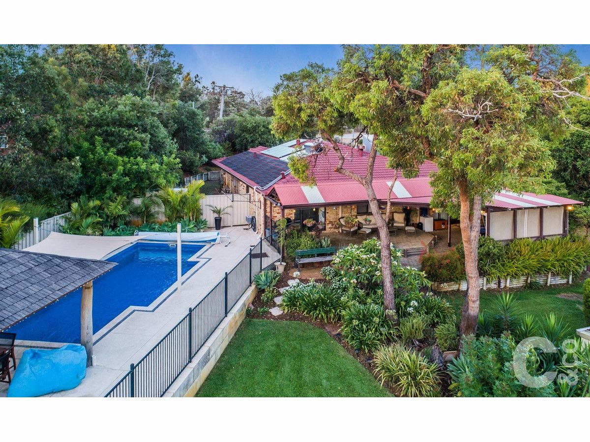 4 bedrooms House in 9 Cooper Court WELLARD WA, 6170