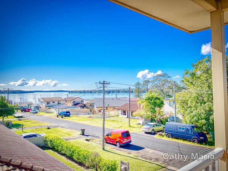 9 Ravenswood Street, Mannering Park NSW 2259, Image 0