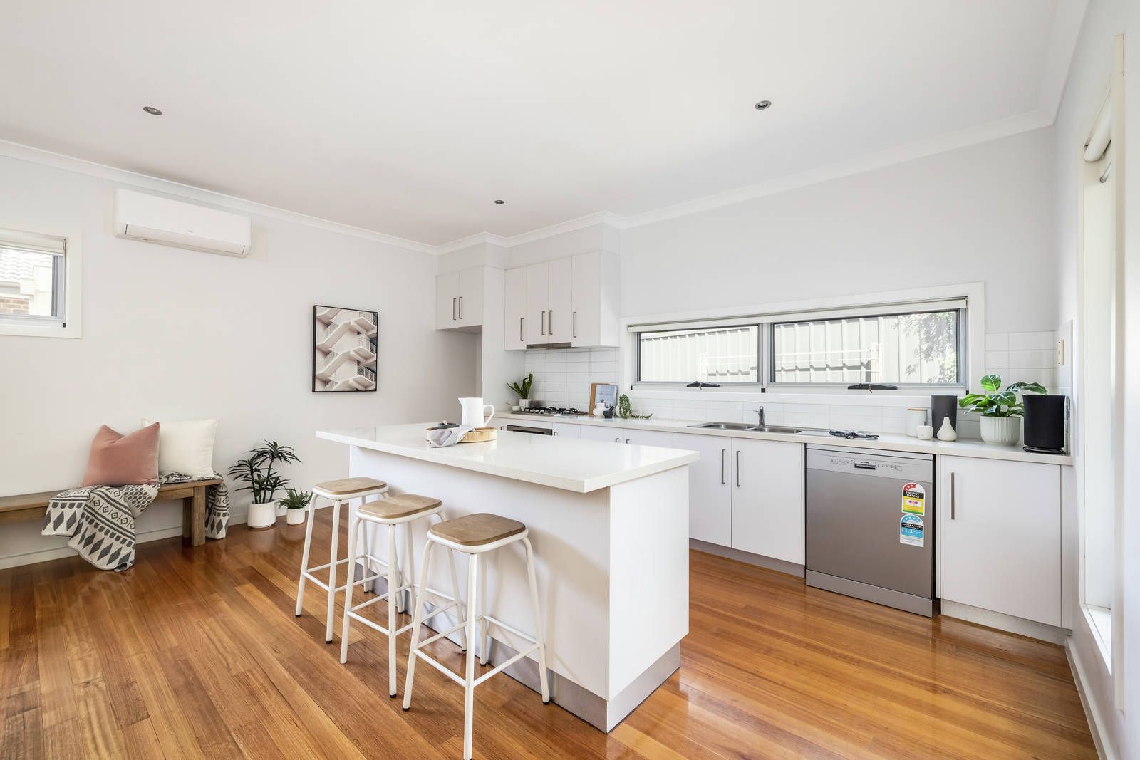 4/5-7 Flannery Court, Oak Park VIC 3046, Image 2