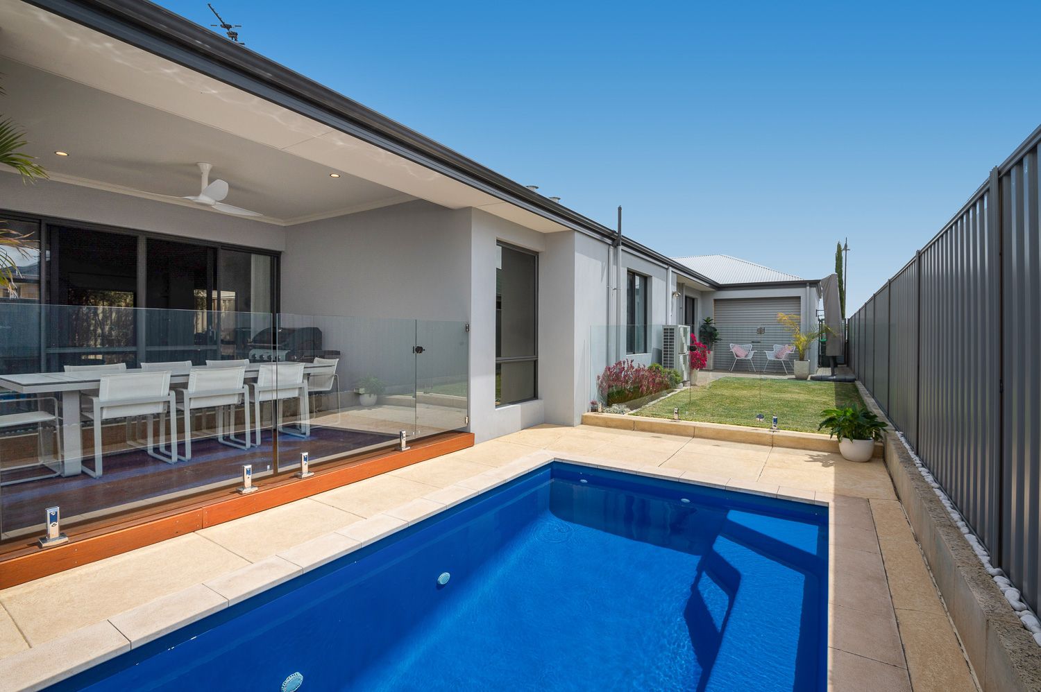 3 bedrooms House in 4 Packer Rise HAMMOND PARK WA, 6164