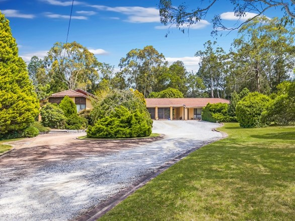 8 Greyleaves Avenue, Burradoo NSW 2576