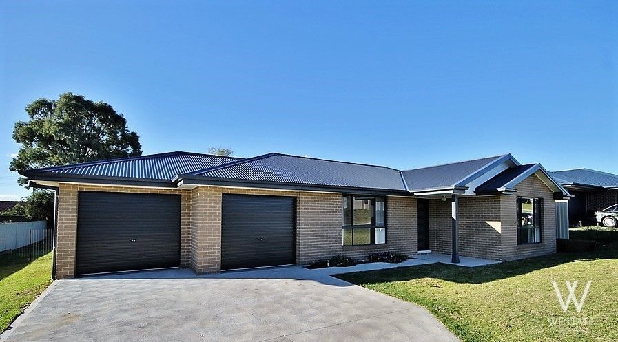 4 bedrooms House in 9 Wellesley Court RAGLAN NSW, 2795