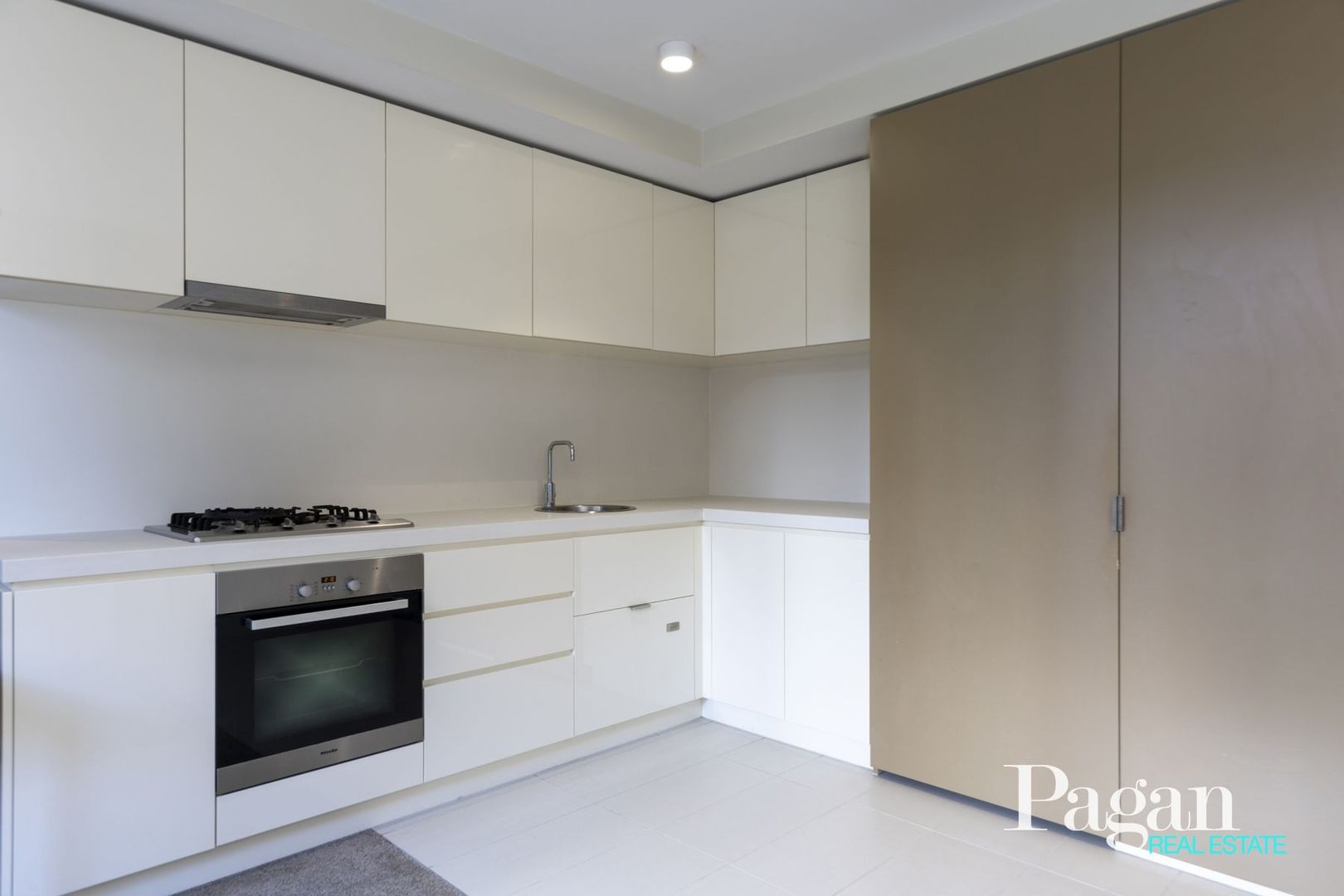 407/33 Mackenzie Street, Melbourne VIC 3000, Image 2