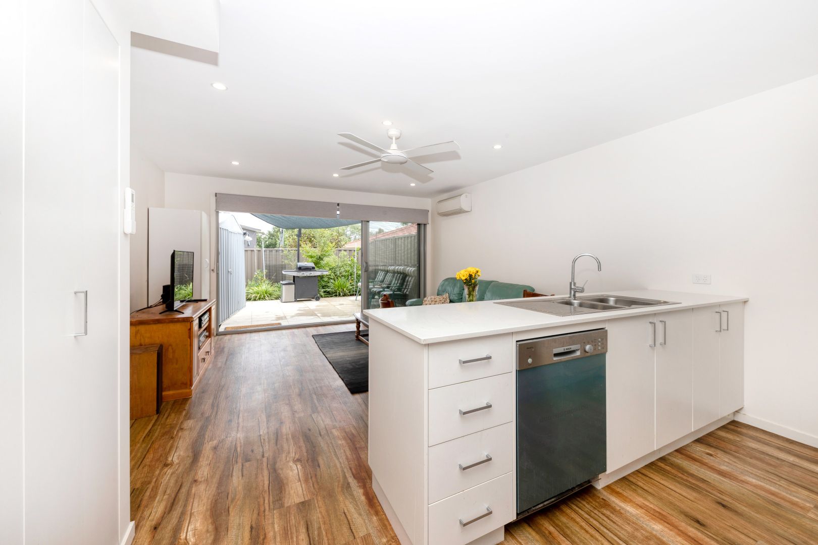 4/6 Tasman Place, Lyons ACT 2606, Image 2