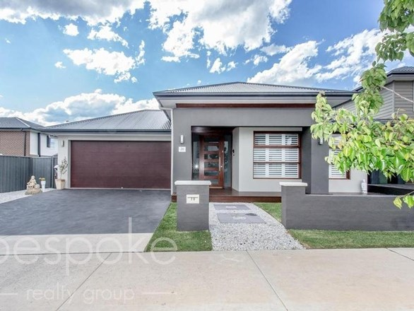 20 Middleridge Drive, Glenmore Park NSW 2745