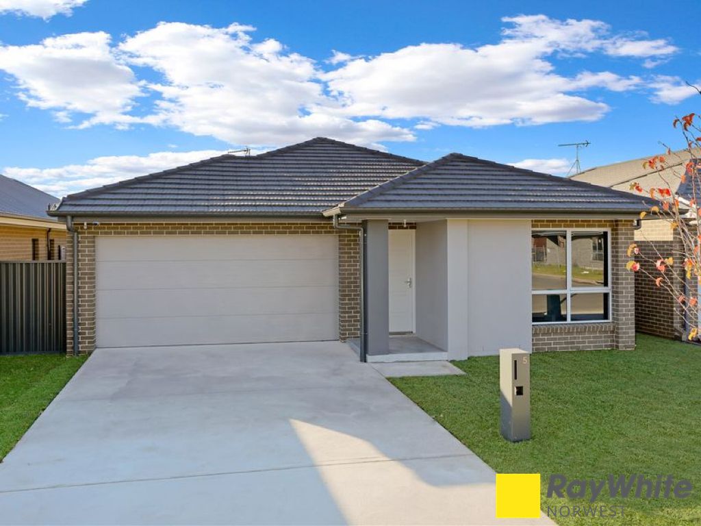 4 bedrooms House in 5 Ramage Street MARSDEN PARK NSW, 2765