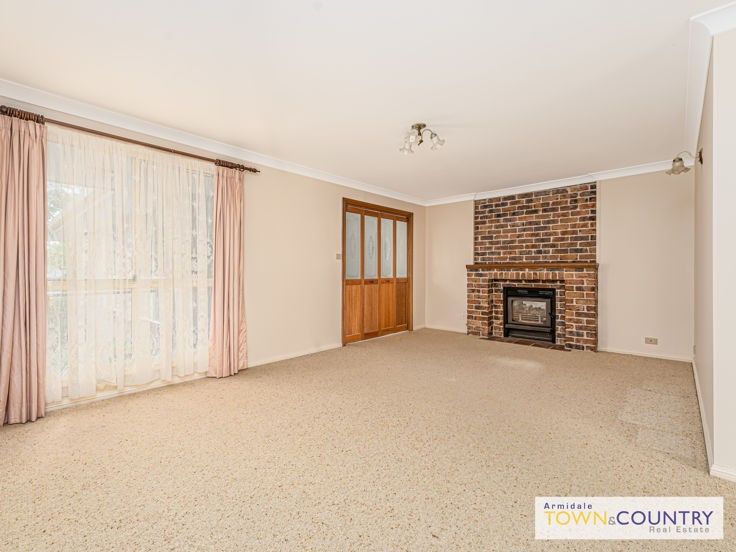 37 Murray Avenue, Armidale NSW 2350, Image 2