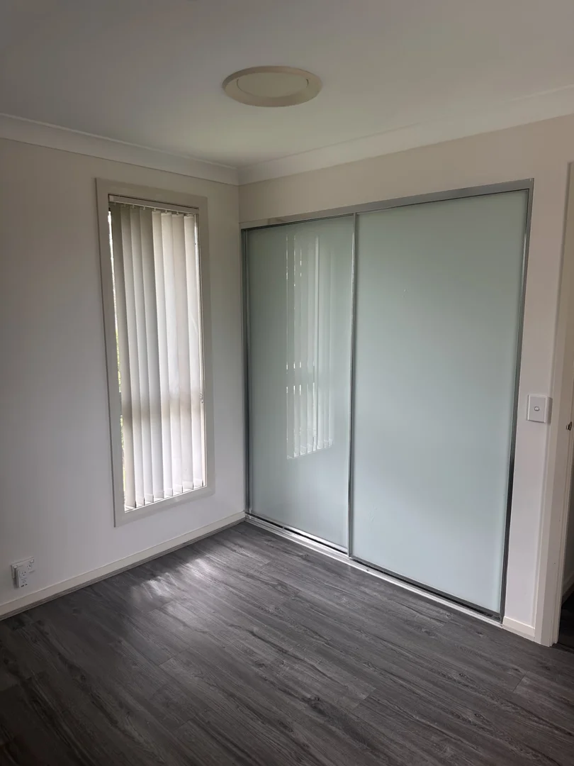 Additional image 10 of 41 Sovereign Circuit, Glenfield NSW 2167