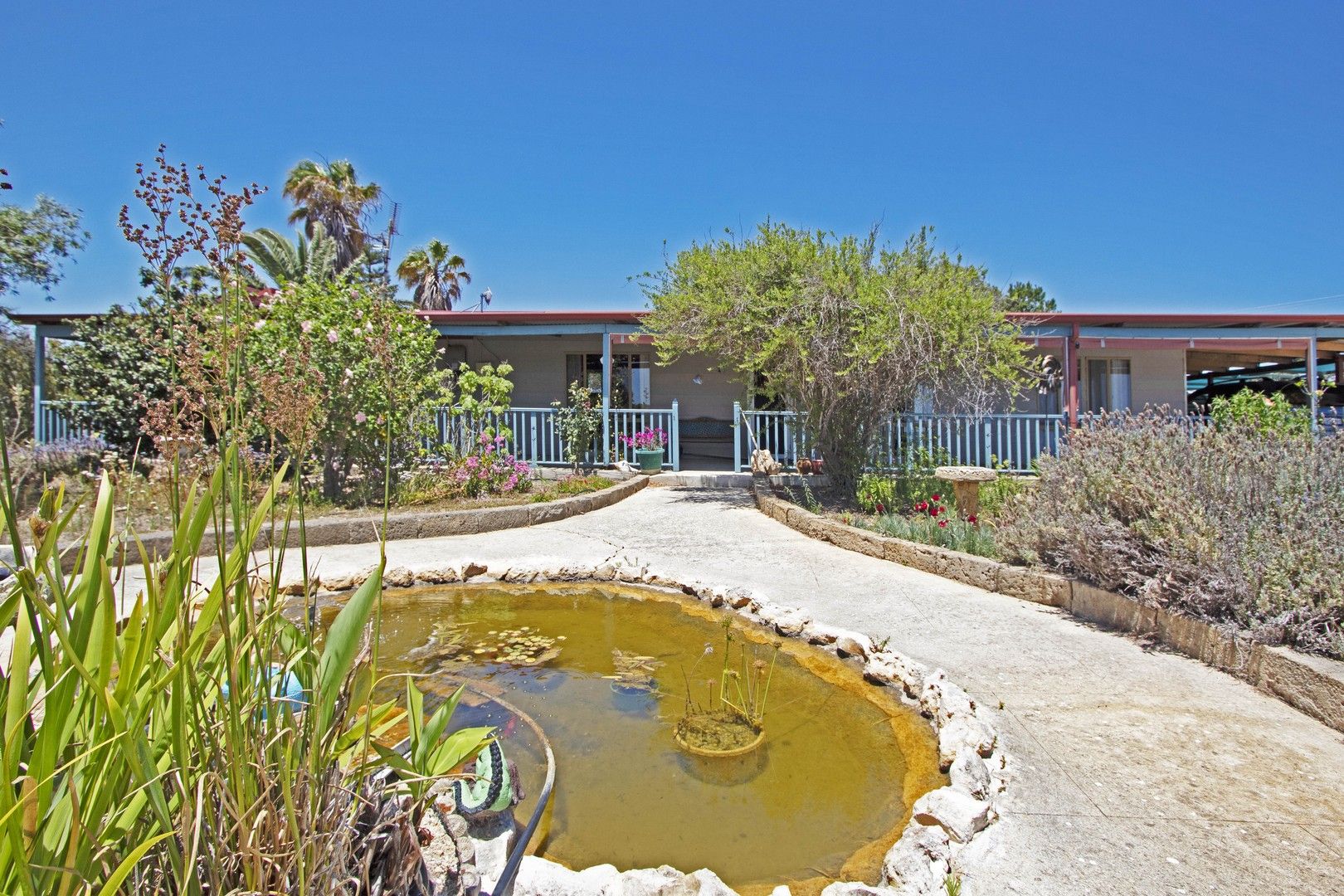 4 bedrooms House in 214 Geronimo Cresent JURIEN BAY WA, 6516