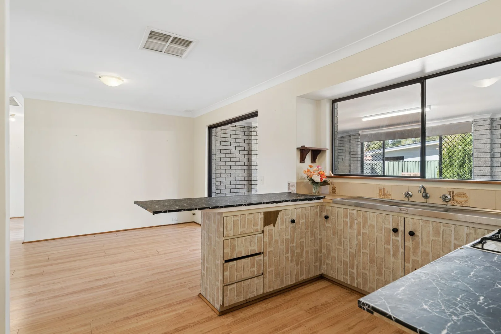 Additional image 7 of 16 Dionne Place, Gosnells WA 6110