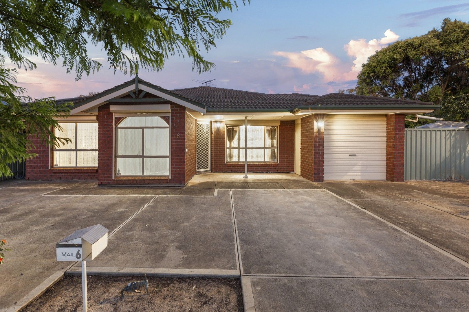 4 bedrooms House in 6 Hawksbury Court SALISBURY NORTH SA, 5108