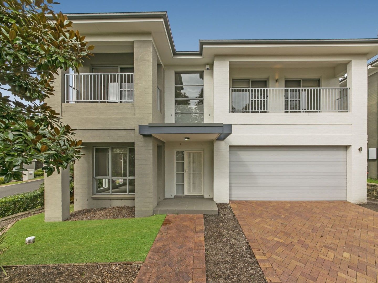 4 bedrooms House in 19 Heritage Park Drive CASTLE HILL NSW, 2154