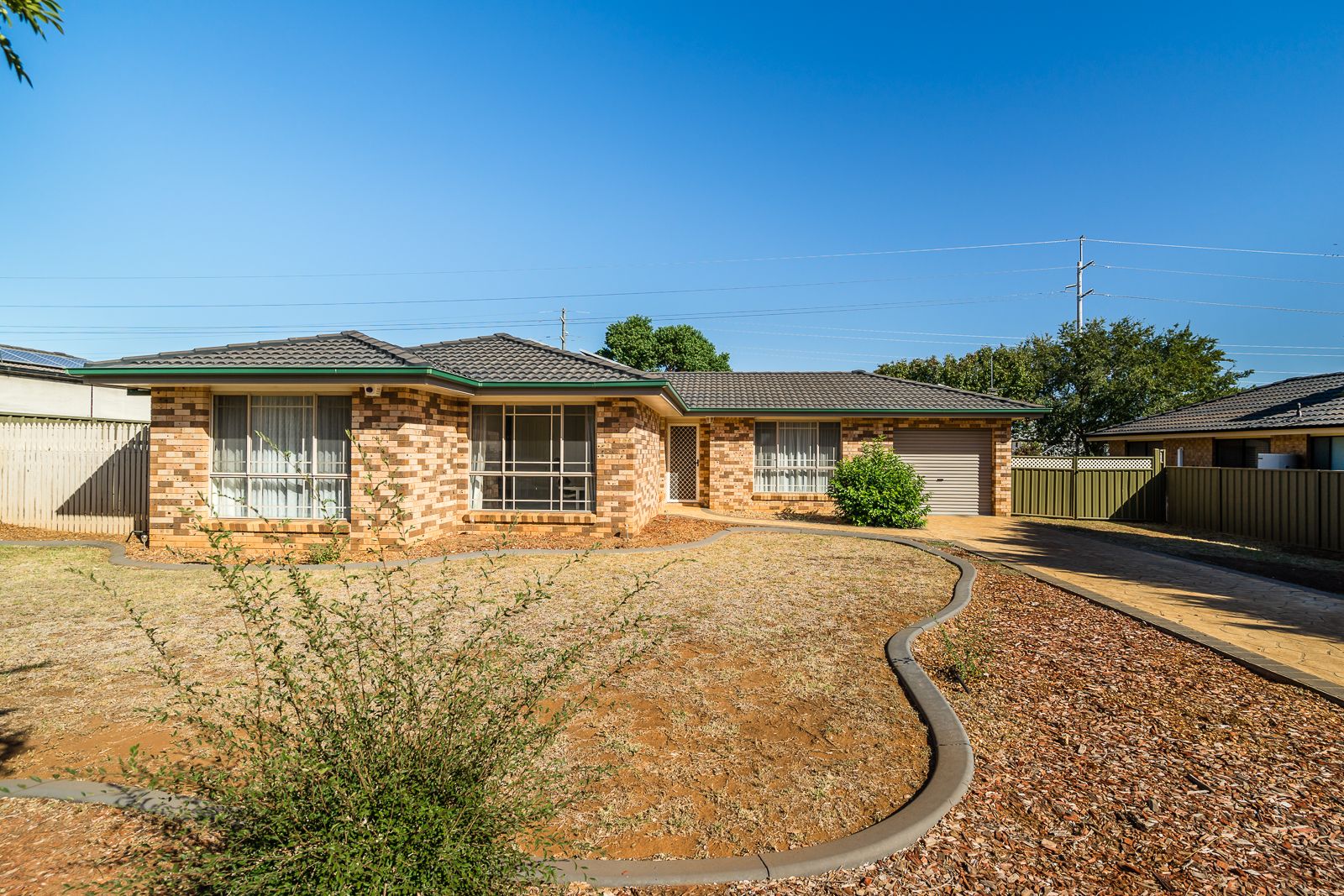 3 bedrooms House in 92 Twickenham Drive DUBBO NSW, 2830
