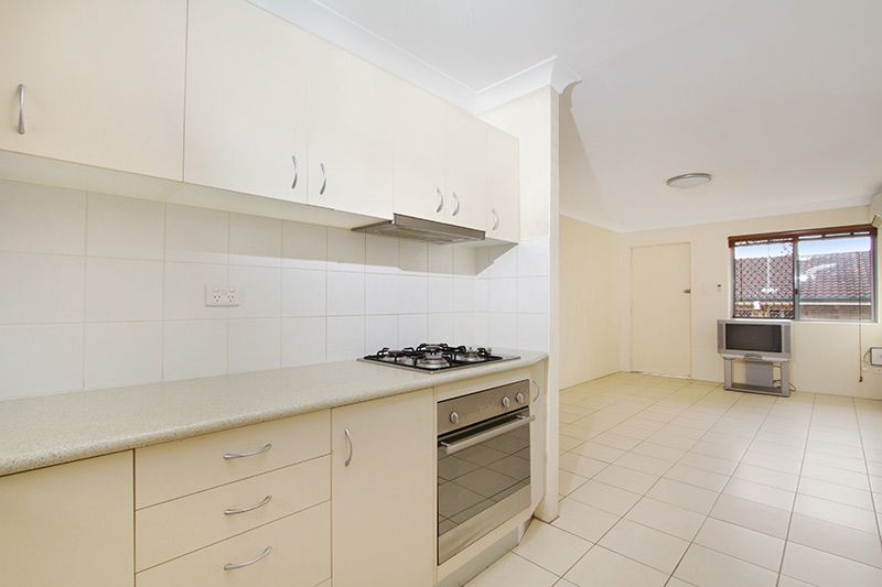 3/5 Deighton Road, DUTTON PARK QLD 4102, Image 0