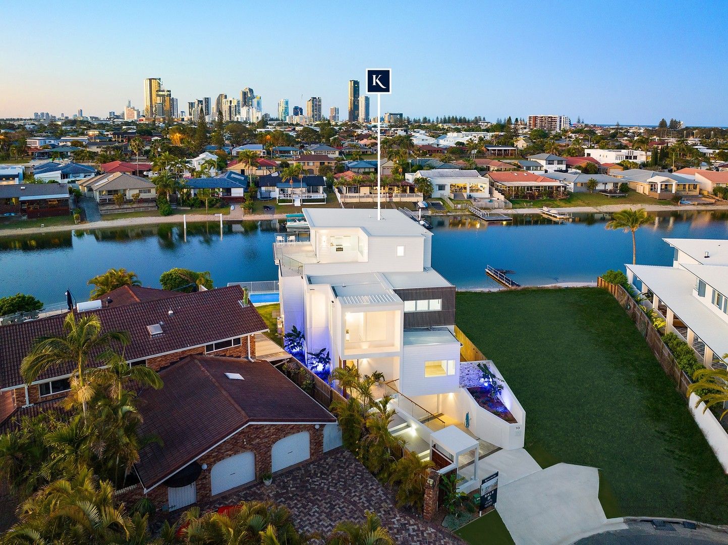 Mermaid Waters QLD 4218 4 beds house for Sale, Expressions of Interest 2018747832 Domain