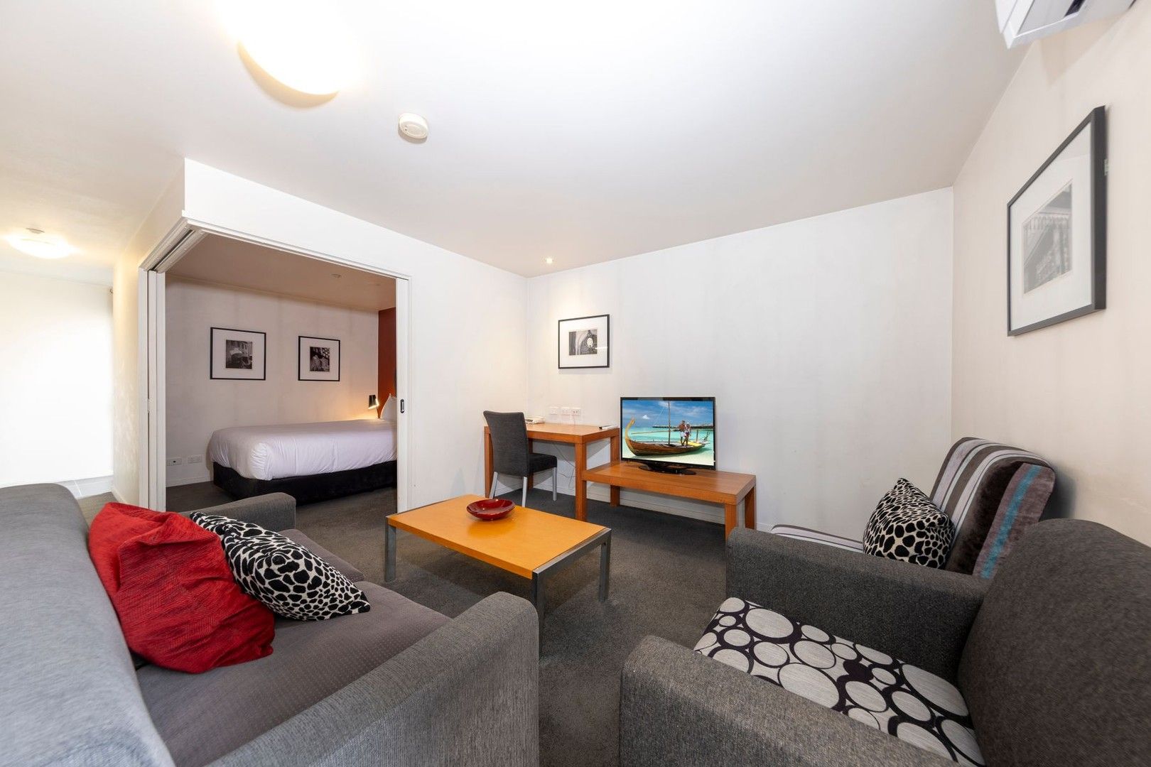 1 bedrooms Apartment / Unit / Flat in 401/11-17 Cohen Place MELBOURNE VIC, 3000