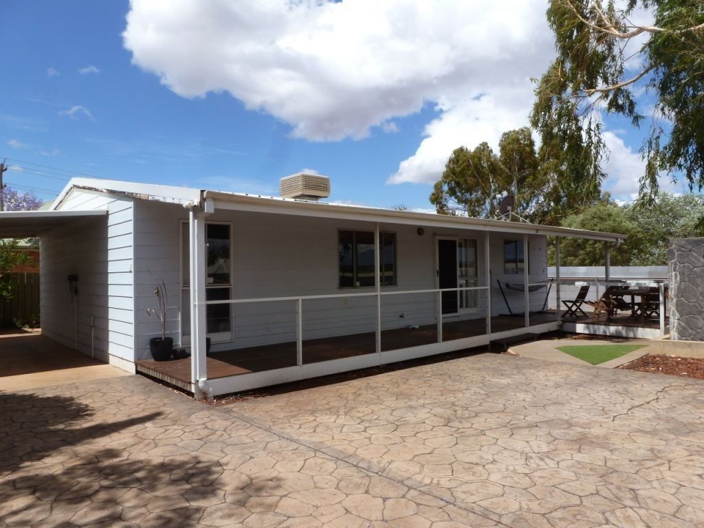 285A Piccadilly Street, West Lamington WA 6430