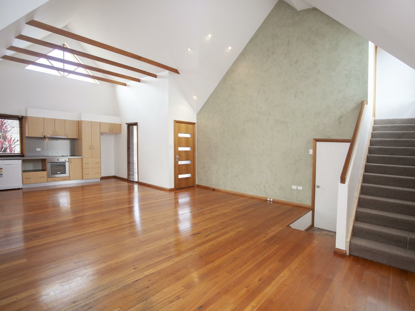 1/5 Flagtail Avenue, Old Bar NSW 2430, Image 2