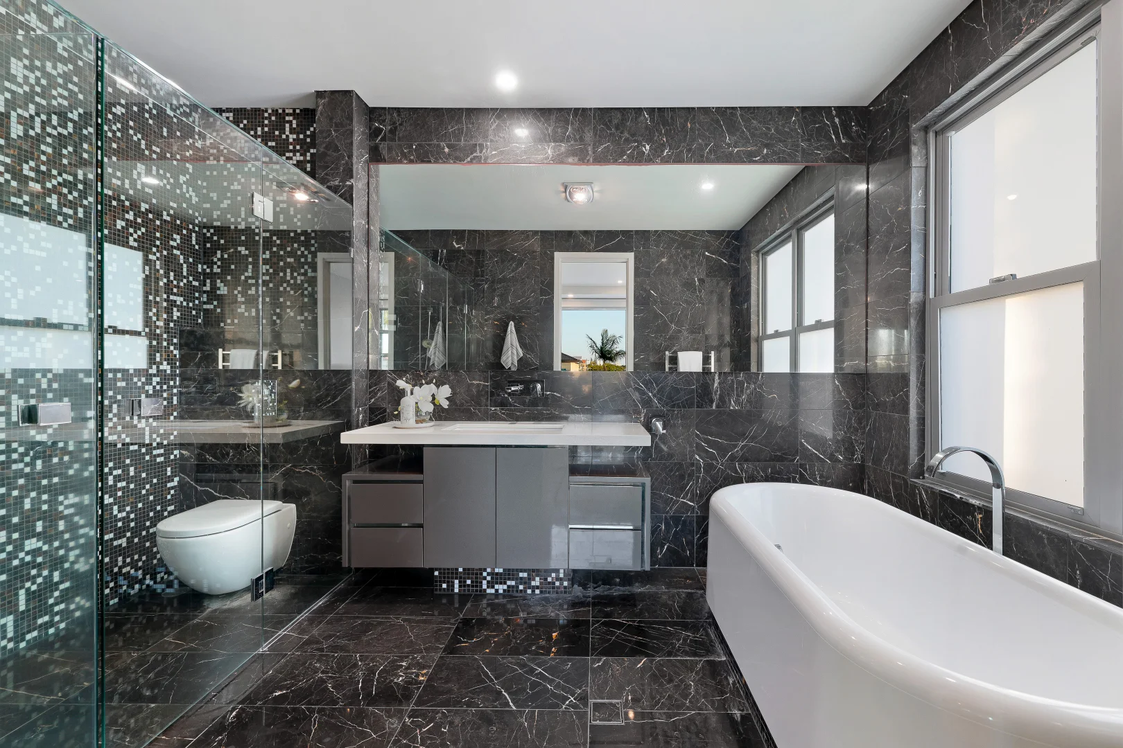 Additional image 30 of 57 Sir Bruce Small Boulevard, Benowa Waters QLD 4217