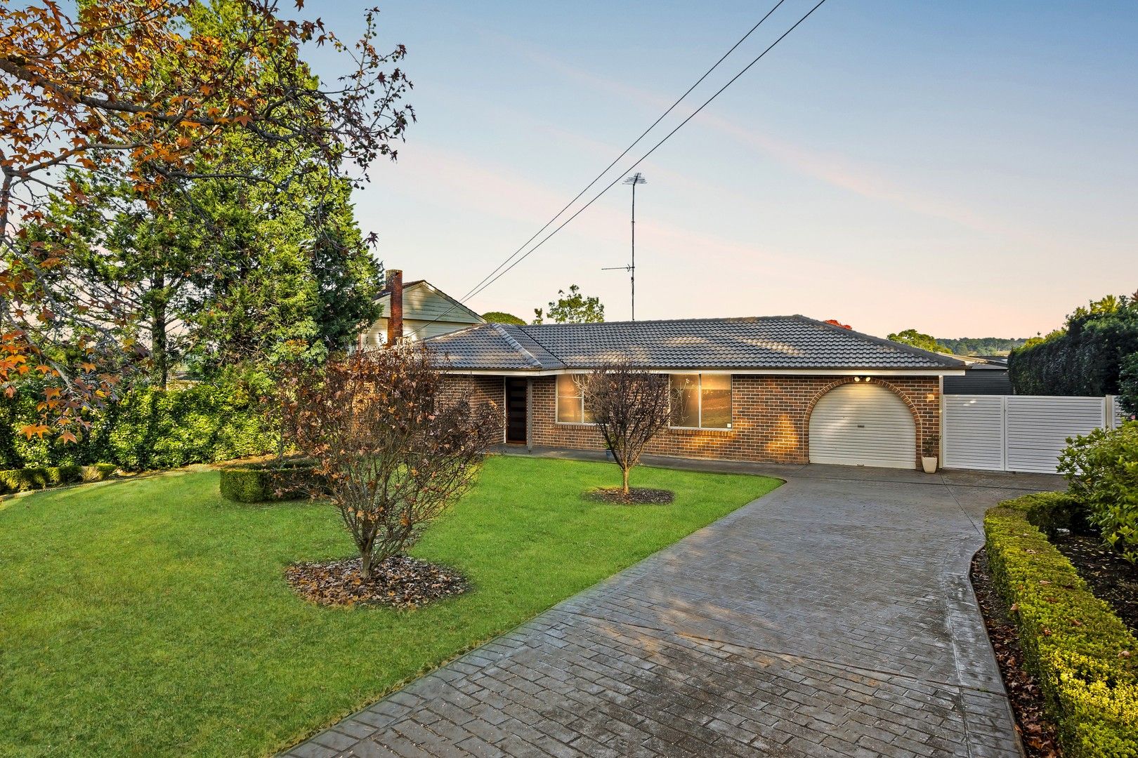 855 Montpelier Drive, The Oaks NSW 2570, Image 0