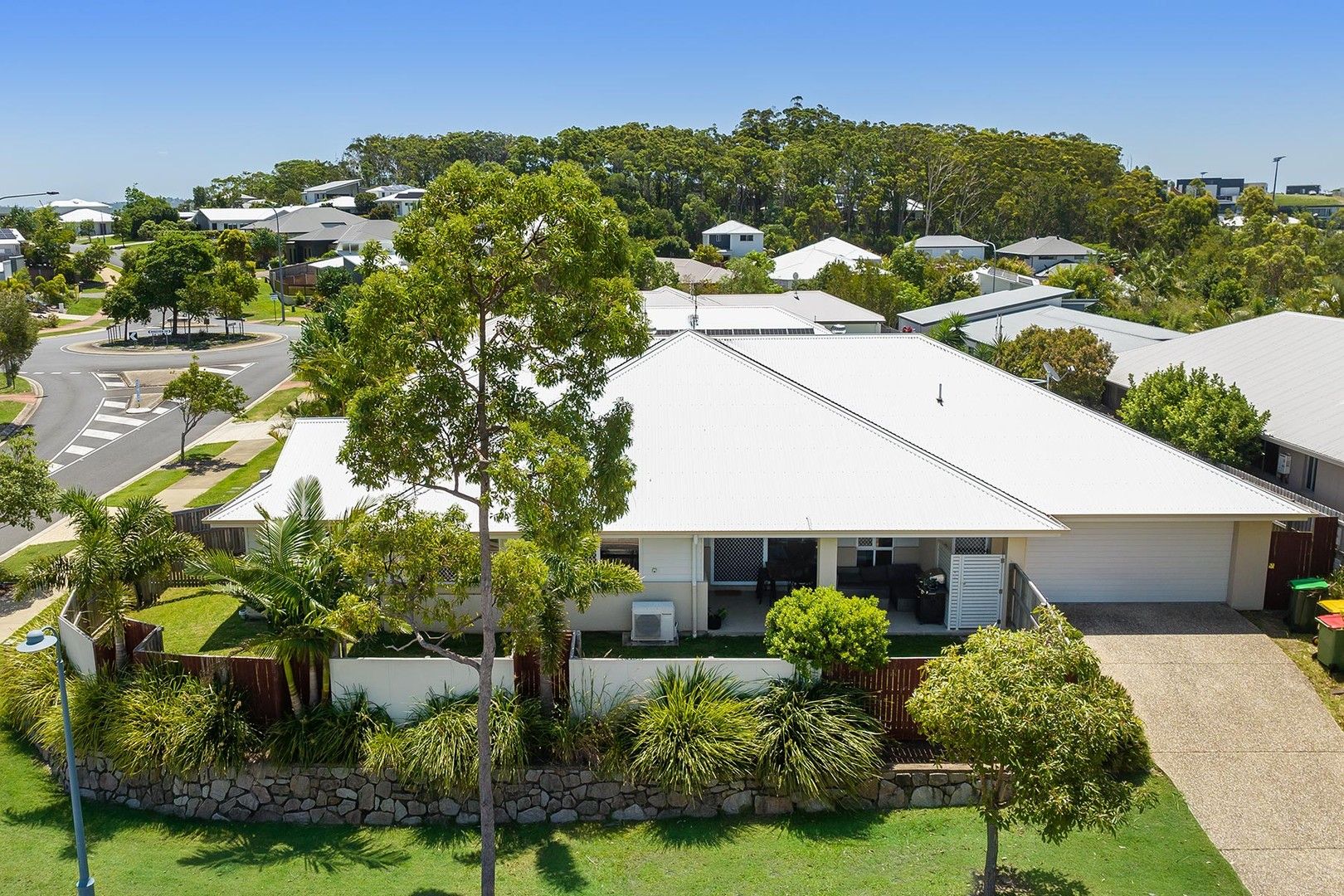 2/1 Feathertail Place, Peregian Springs QLD 4573, Image 0