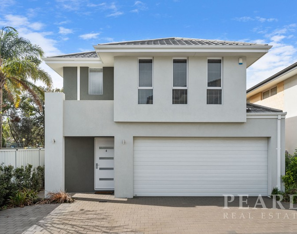 4/12 Twickenham Drive, Kingsley WA 6026