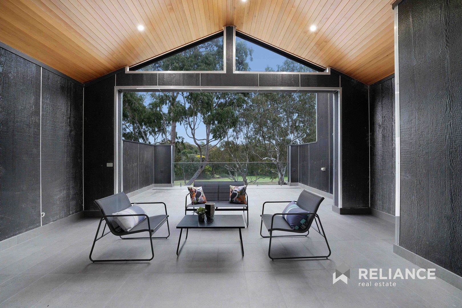 4 bedrooms House in 23B Prouse Place WERRIBEE VIC, 3030