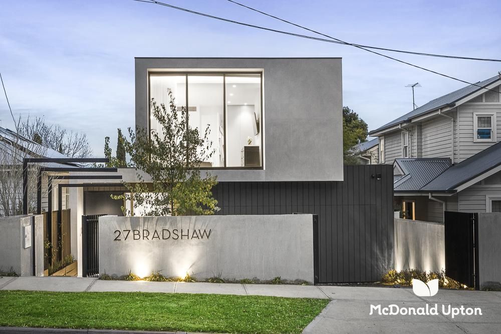 4 bedrooms House in 27 Bradshaw Street ESSENDON VIC, 3040