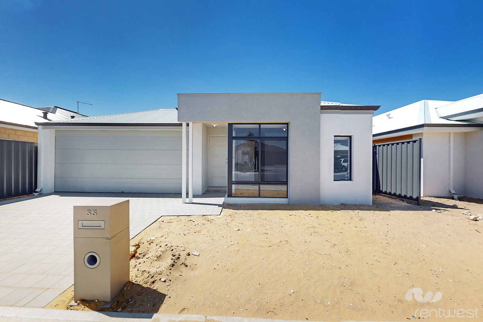 4 bedrooms House in 55 Alverstone Bvd LAKELANDS WA, 6180
