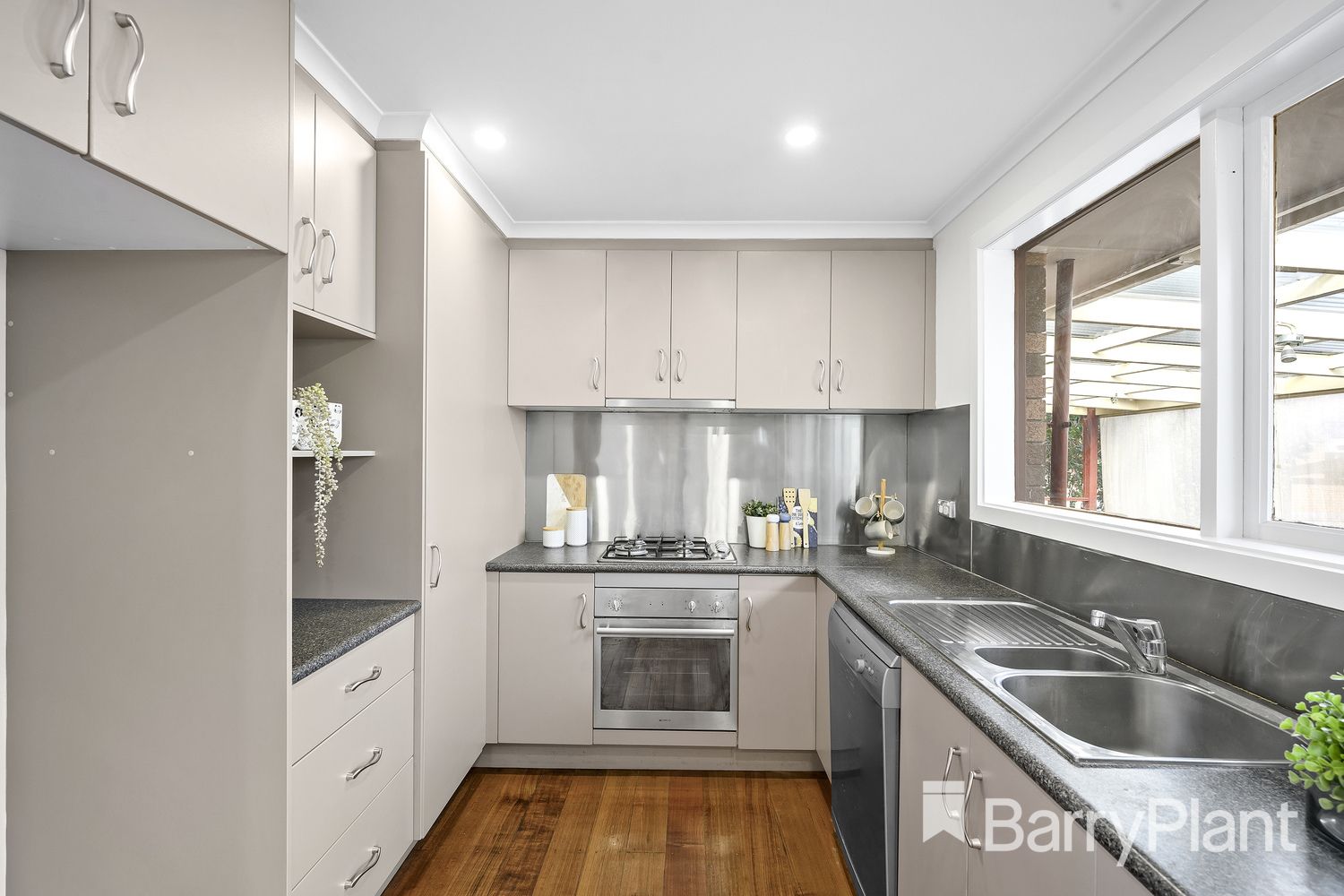 8 Blueberry Court, Bundoora VIC 3083, Image 2