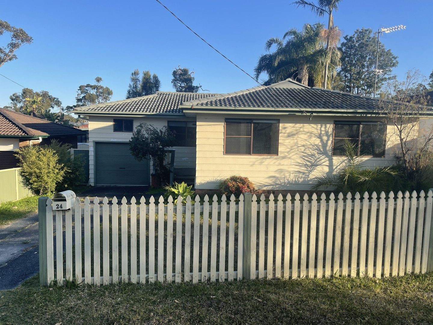 3 bedrooms House in 24 Tingira Street CHARMHAVEN NSW, 2263
