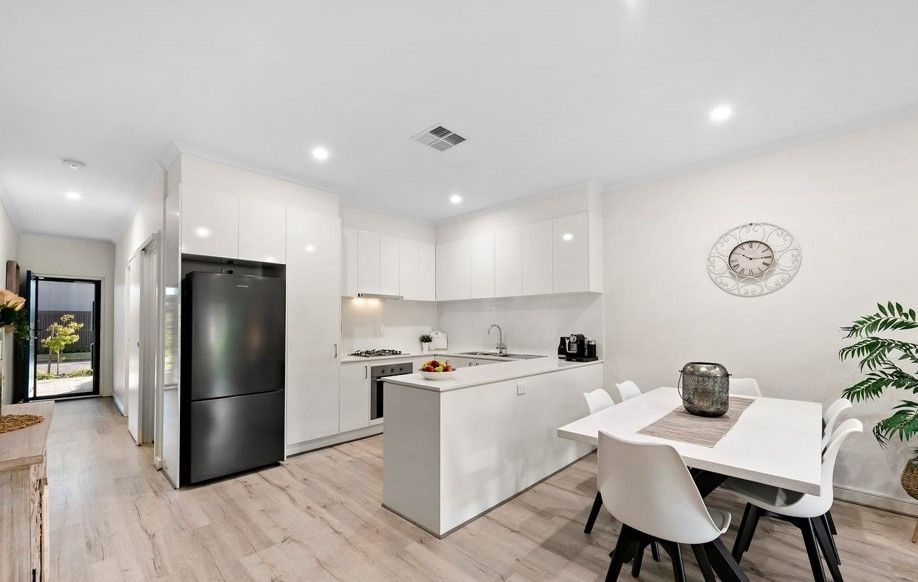 2 bedrooms House in 8 Marsden St WEST LAKES SA, 5021